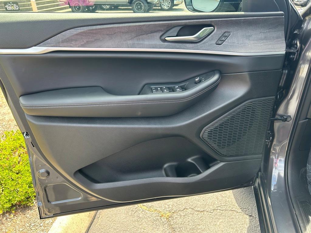 new 2025 Jeep Grand Cherokee L car, priced at $53,226
