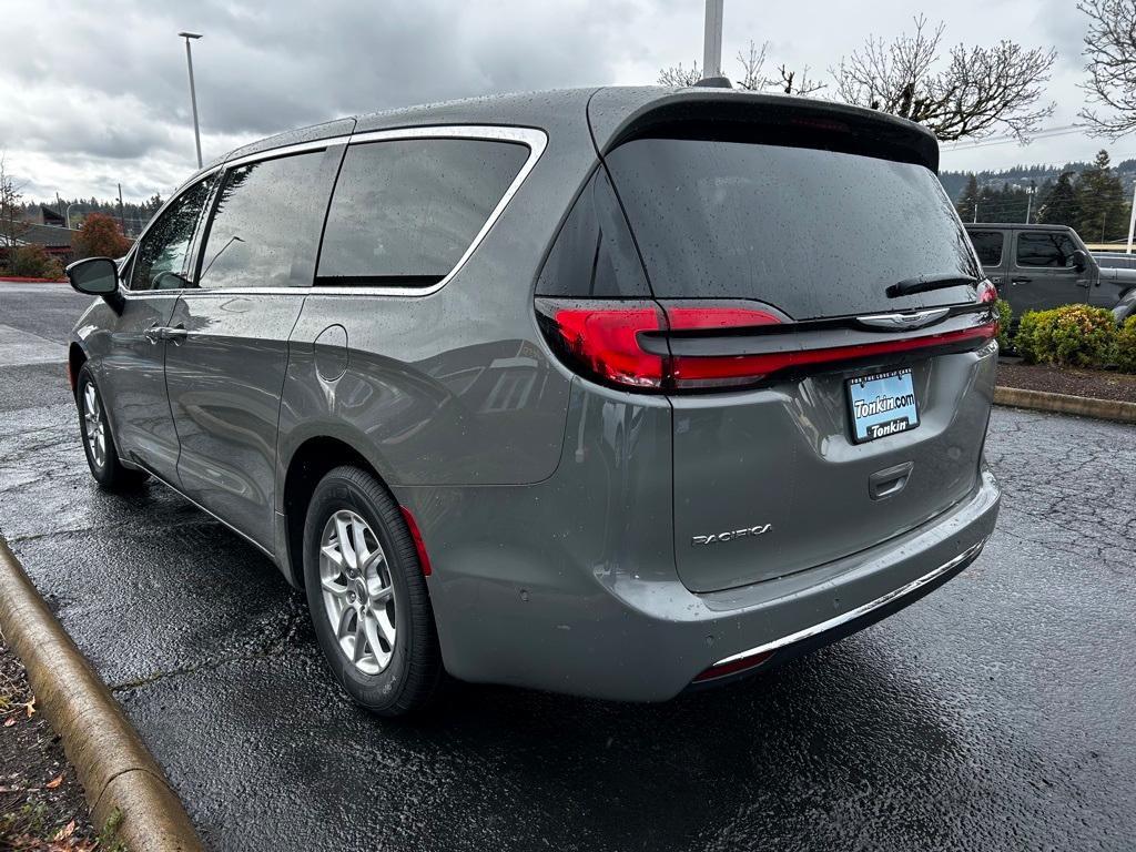 new 2025 Chrysler Pacifica car, priced at $39,992