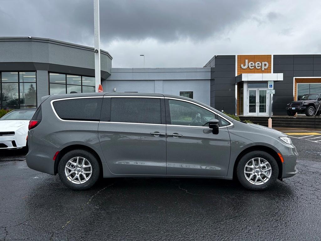 new 2025 Chrysler Pacifica car, priced at $39,992