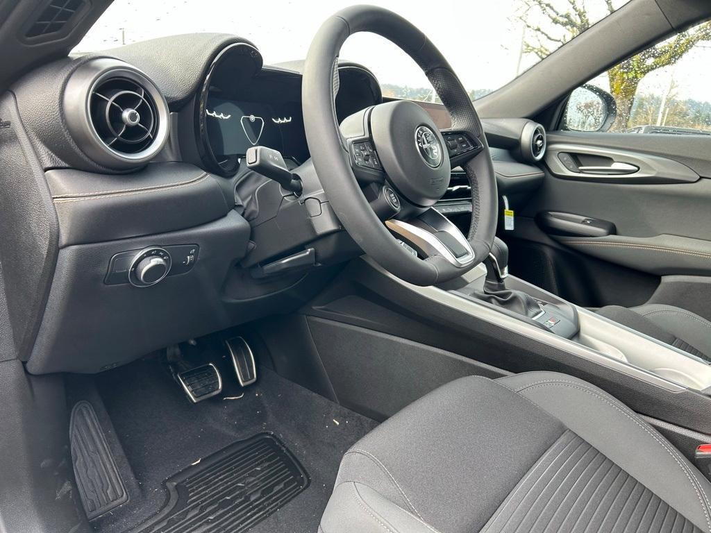 new 2025 Alfa Romeo Tonale car, priced at $39,625