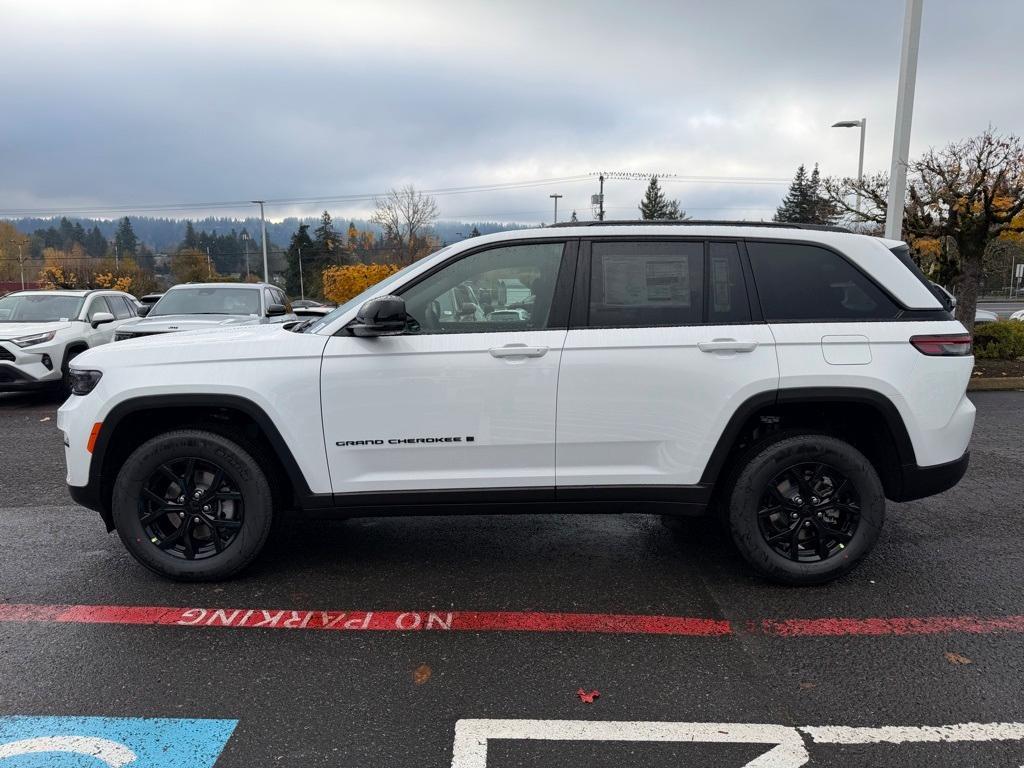 new 2025 Jeep Grand Cherokee car, priced at $39,992