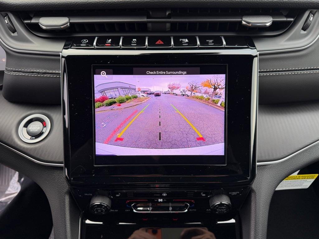 new 2025 Jeep Grand Cherokee car, priced at $39,992