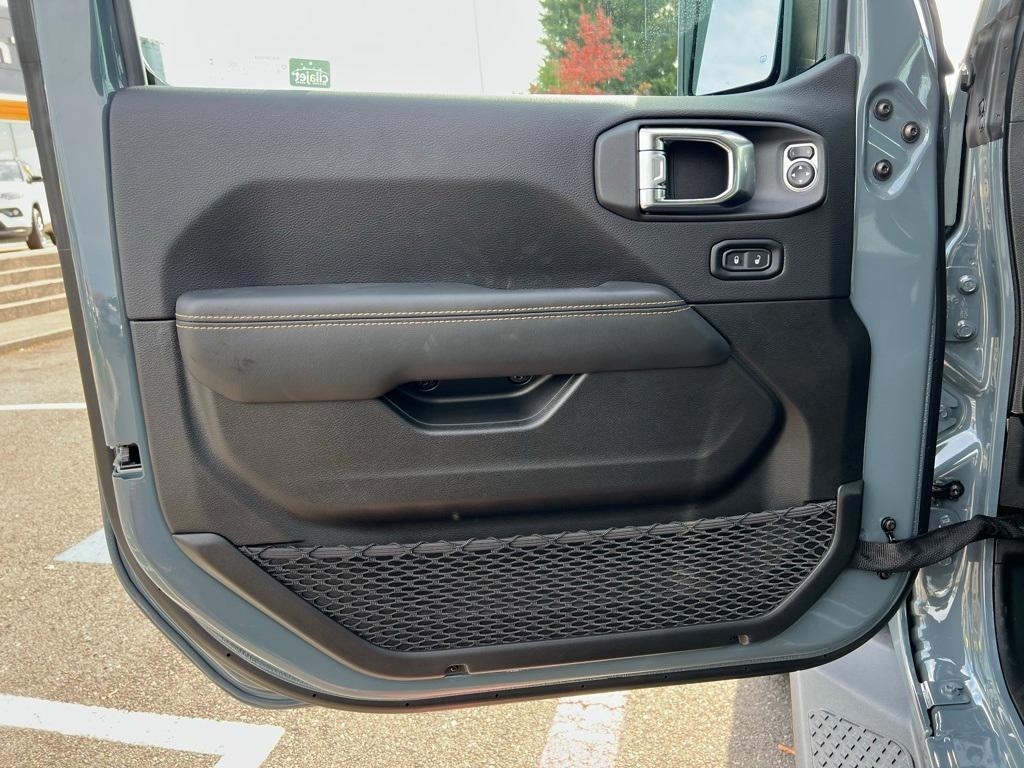 new 2025 Jeep Gladiator car, priced at $44,660