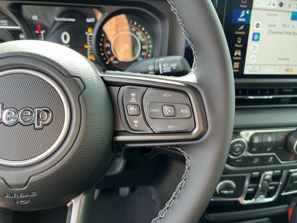 new 2025 Jeep Gladiator car, priced at $44,660