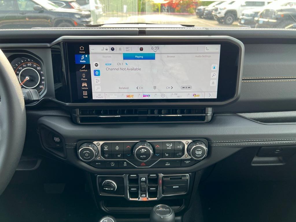 new 2025 Jeep Gladiator car, priced at $44,660