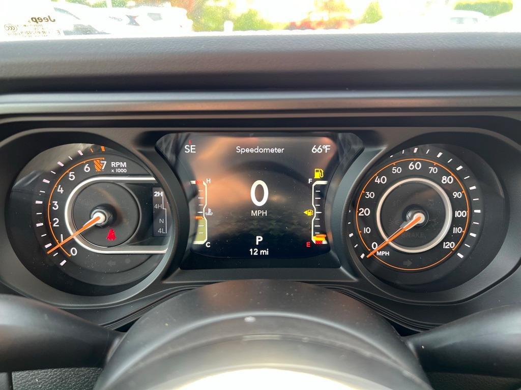 new 2025 Jeep Gladiator car, priced at $44,660