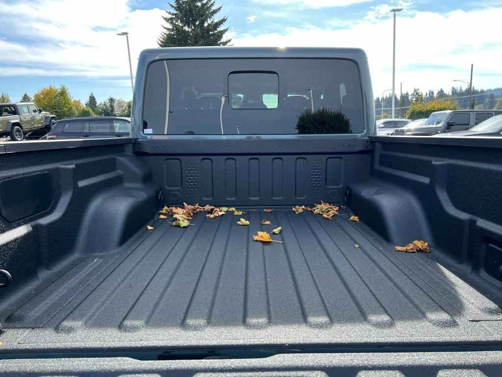 new 2025 Jeep Gladiator car, priced at $44,660