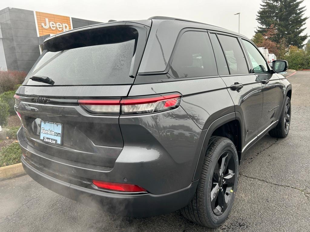 new 2025 Jeep Grand Cherokee car, priced at $42,200