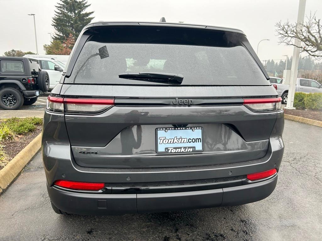 new 2025 Jeep Grand Cherokee car, priced at $42,200