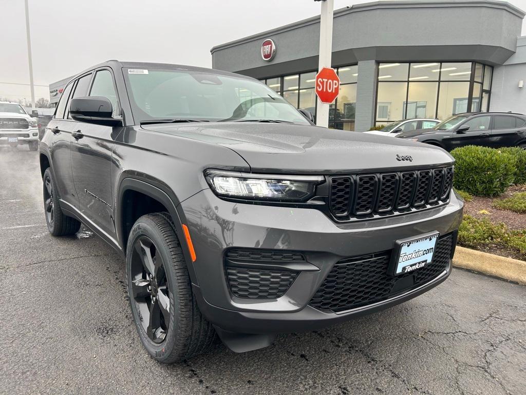 new 2025 Jeep Grand Cherokee car, priced at $42,200