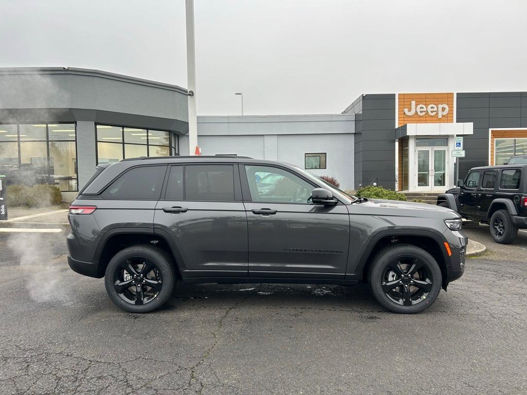 new 2025 Jeep Grand Cherokee car, priced at $42,200