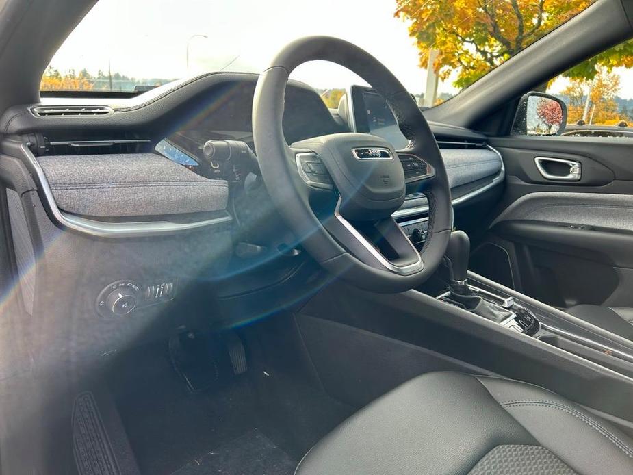 new 2025 Jeep Compass car, priced at $27,858