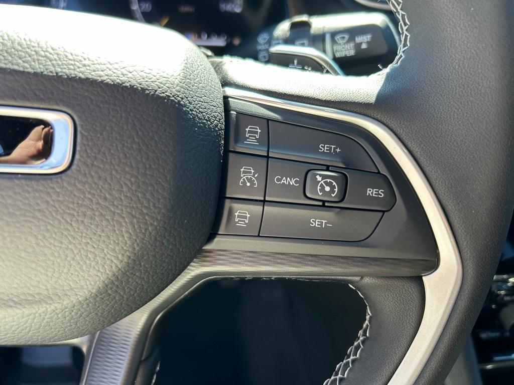 new 2025 Jeep Grand Cherokee car, priced at $34,992