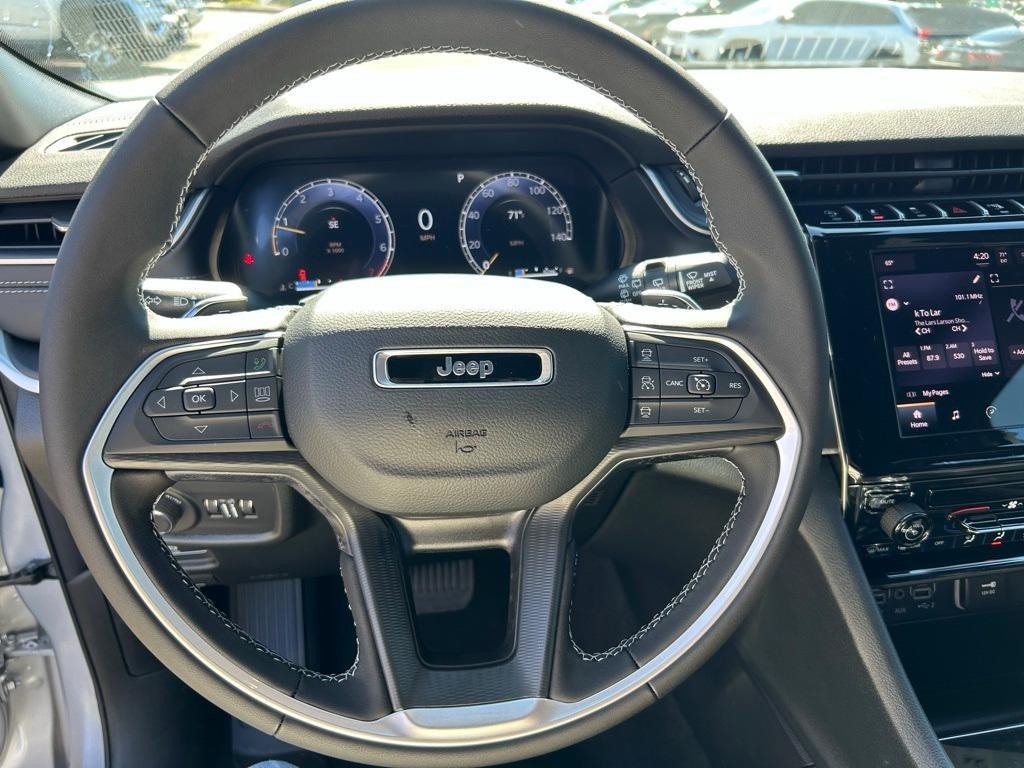 new 2025 Jeep Grand Cherokee car, priced at $34,992