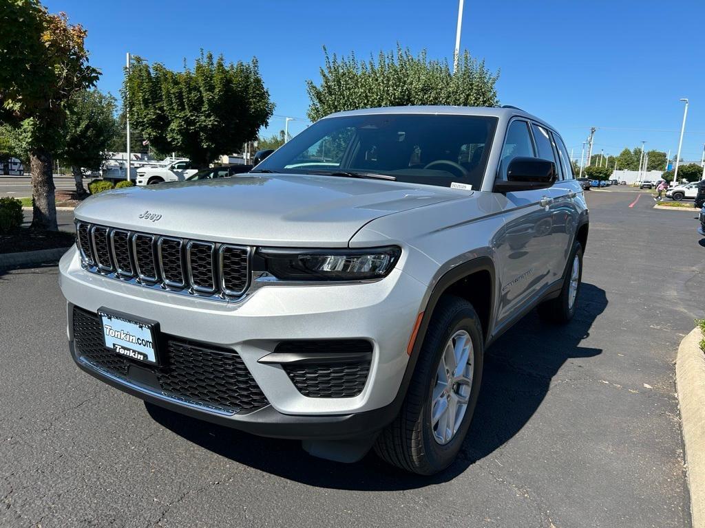 new 2025 Jeep Grand Cherokee car, priced at $34,992