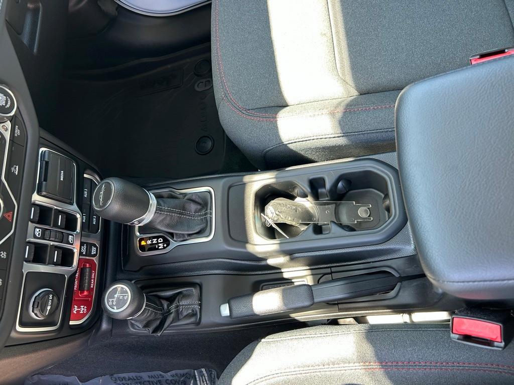 new 2025 Jeep Gladiator car, priced at $46,892