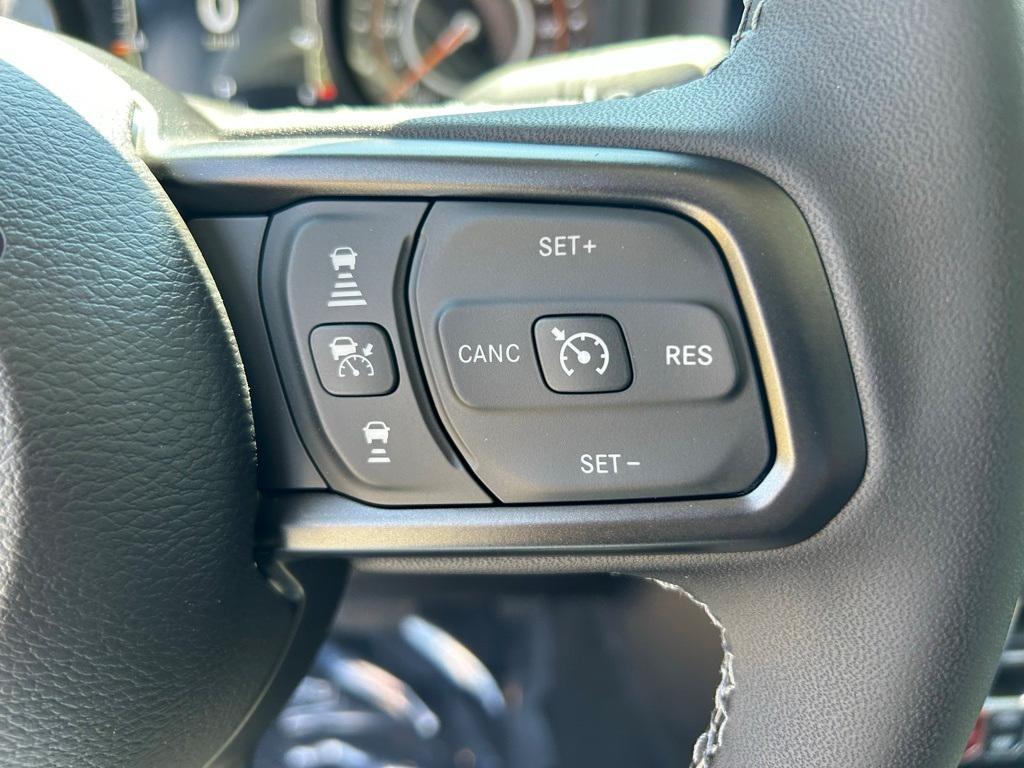 new 2025 Jeep Gladiator car, priced at $46,892