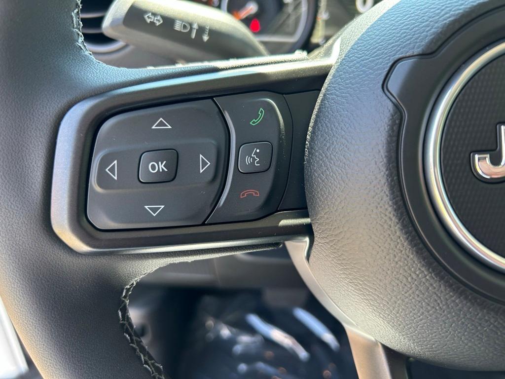 new 2025 Jeep Gladiator car, priced at $46,892