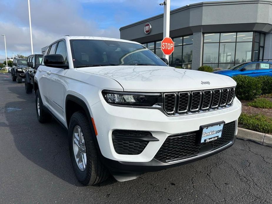 new 2024 Jeep Grand Cherokee car, priced at $33,995