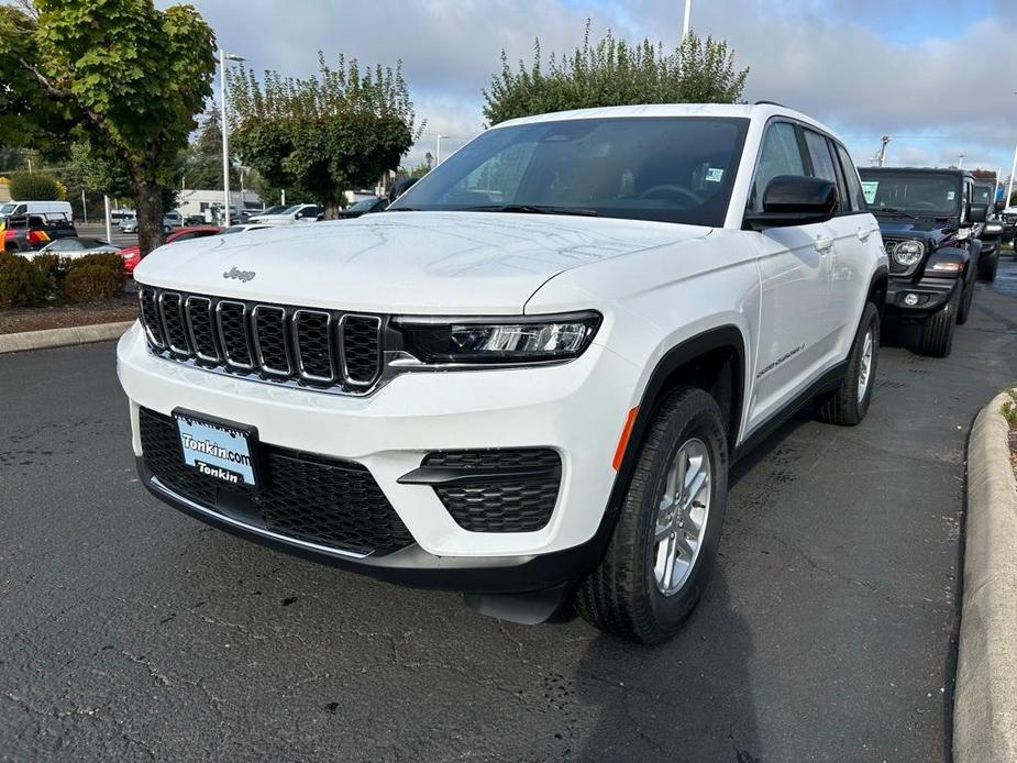 new 2024 Jeep Grand Cherokee car, priced at $33,995