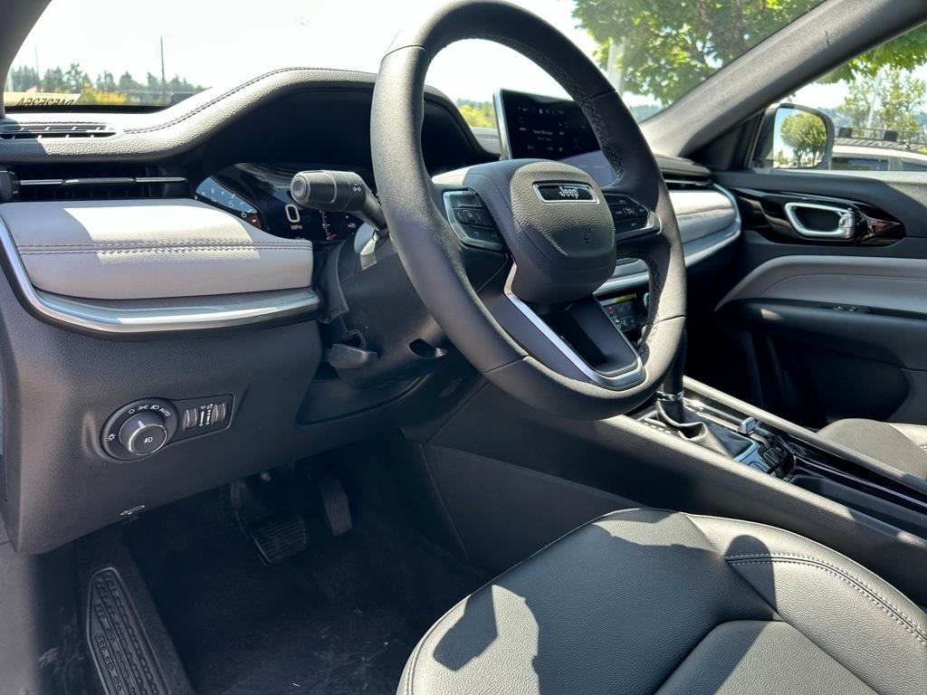 new 2025 Jeep Compass car, priced at $31,992