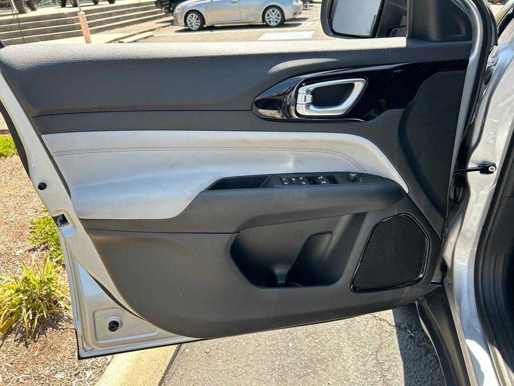 new 2025 Jeep Compass car, priced at $31,992
