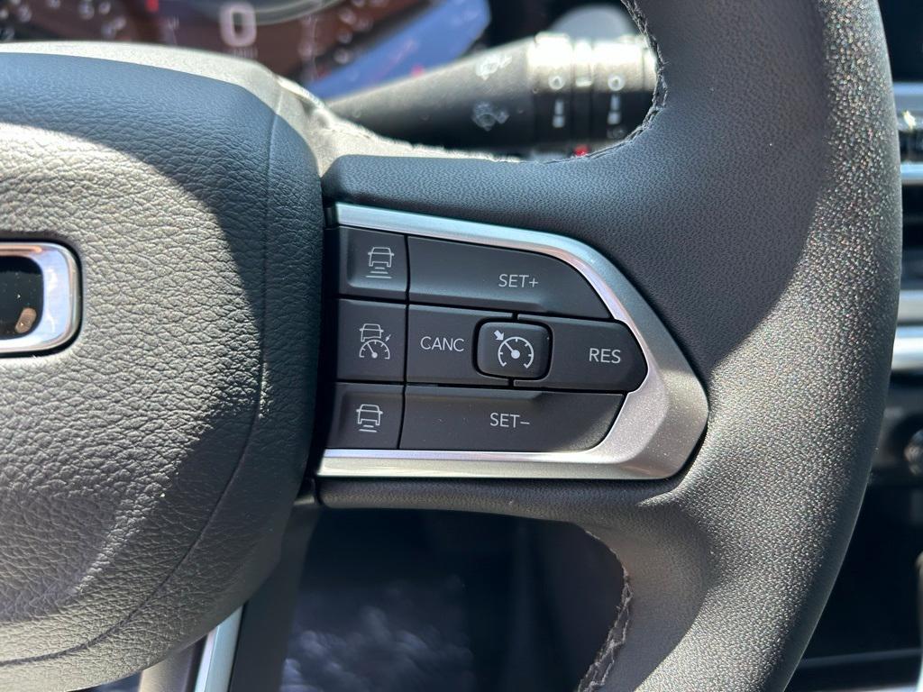 new 2025 Jeep Compass car, priced at $31,992