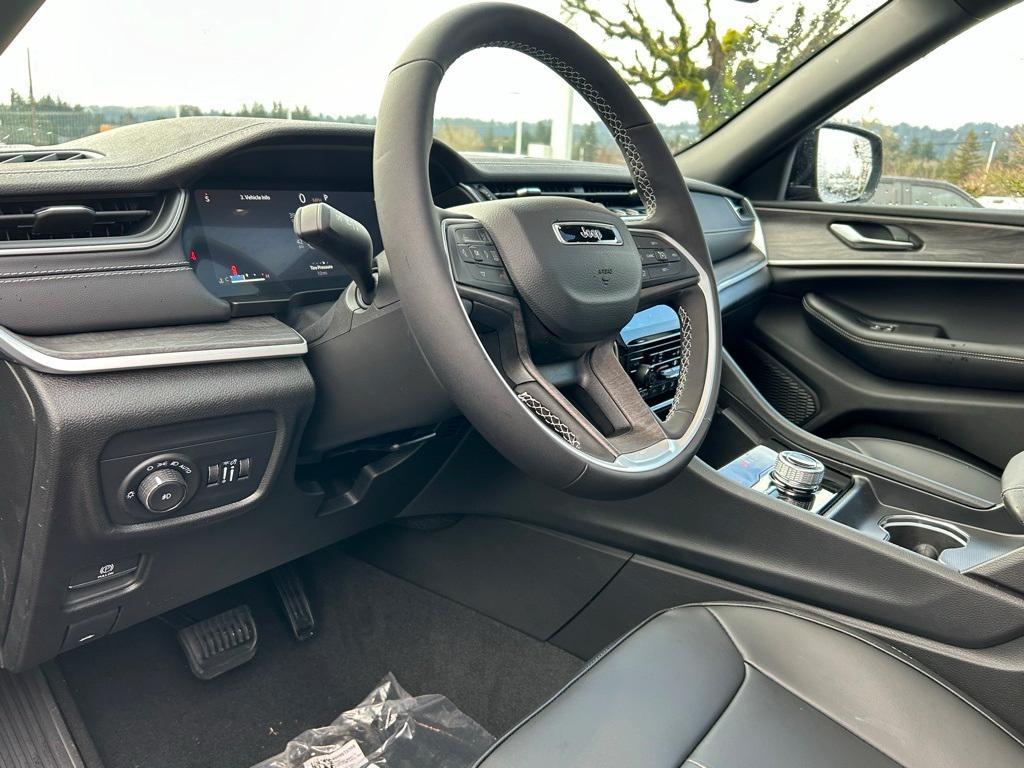 new 2025 Jeep Grand Cherokee car, priced at $49,285