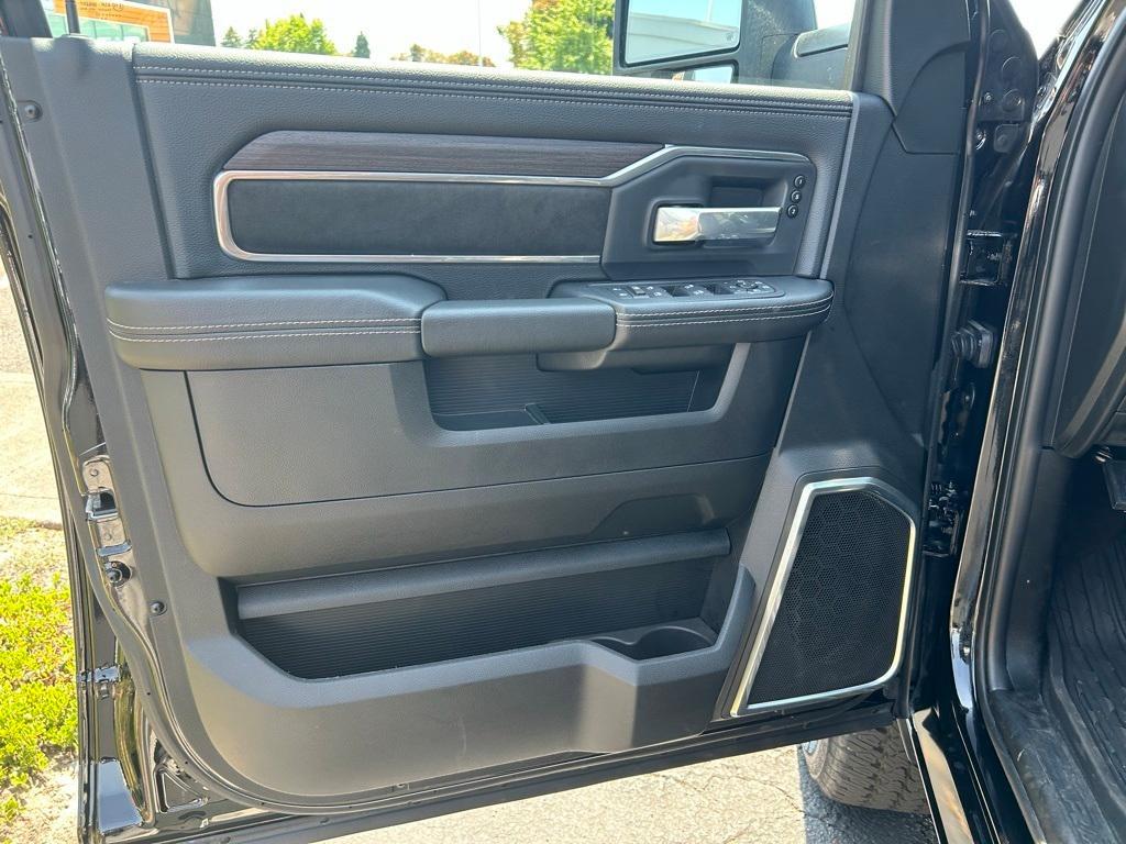 new 2025 Ram 2500 car, priced at $76,992