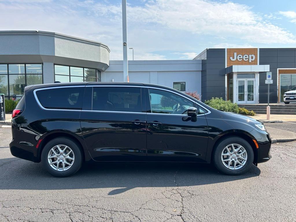 new 2025 Chrysler Pacifica car, priced at $42,475