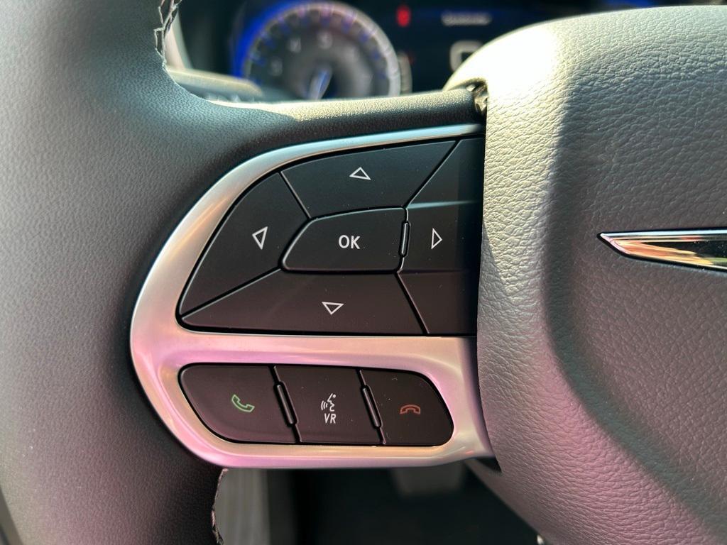 new 2025 Chrysler Pacifica car, priced at $42,475