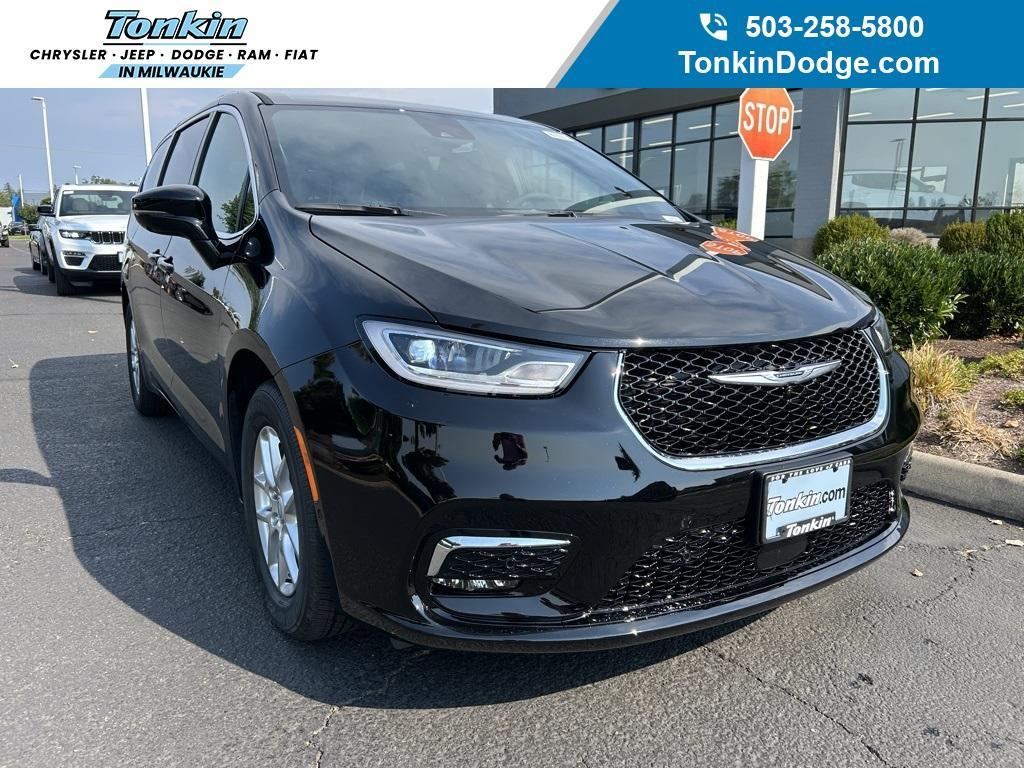 new 2025 Chrysler Pacifica car, priced at $42,475