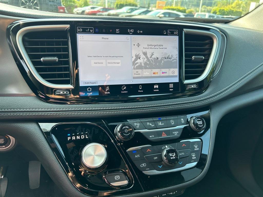 new 2025 Chrysler Pacifica car, priced at $42,475
