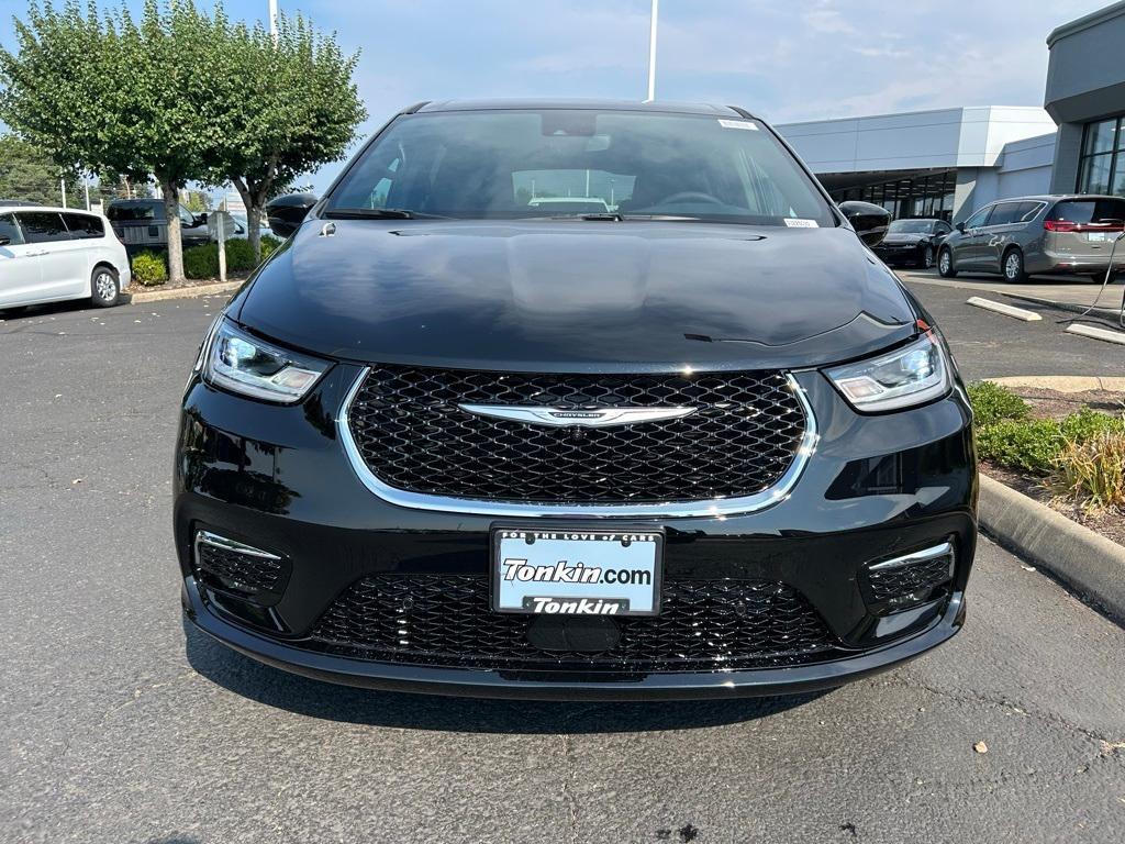 new 2025 Chrysler Pacifica car, priced at $42,475
