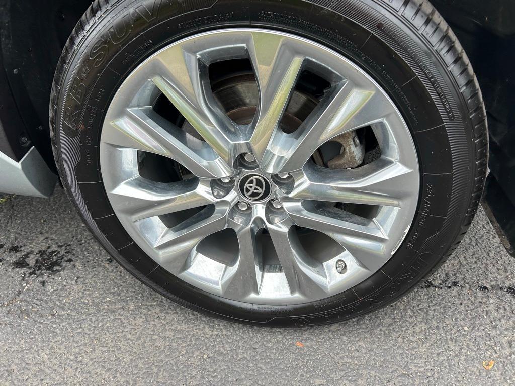 used 2021 Toyota Highlander car, priced at $37,990