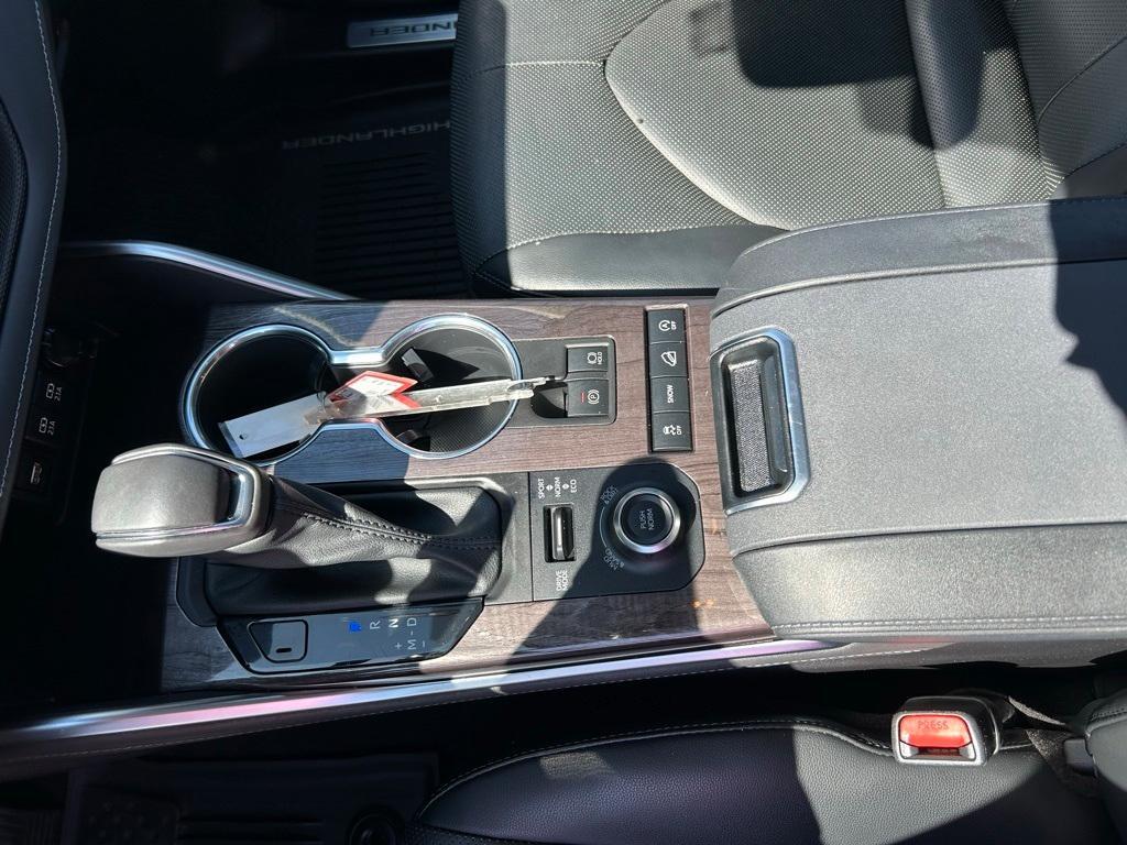 used 2021 Toyota Highlander car, priced at $36,450