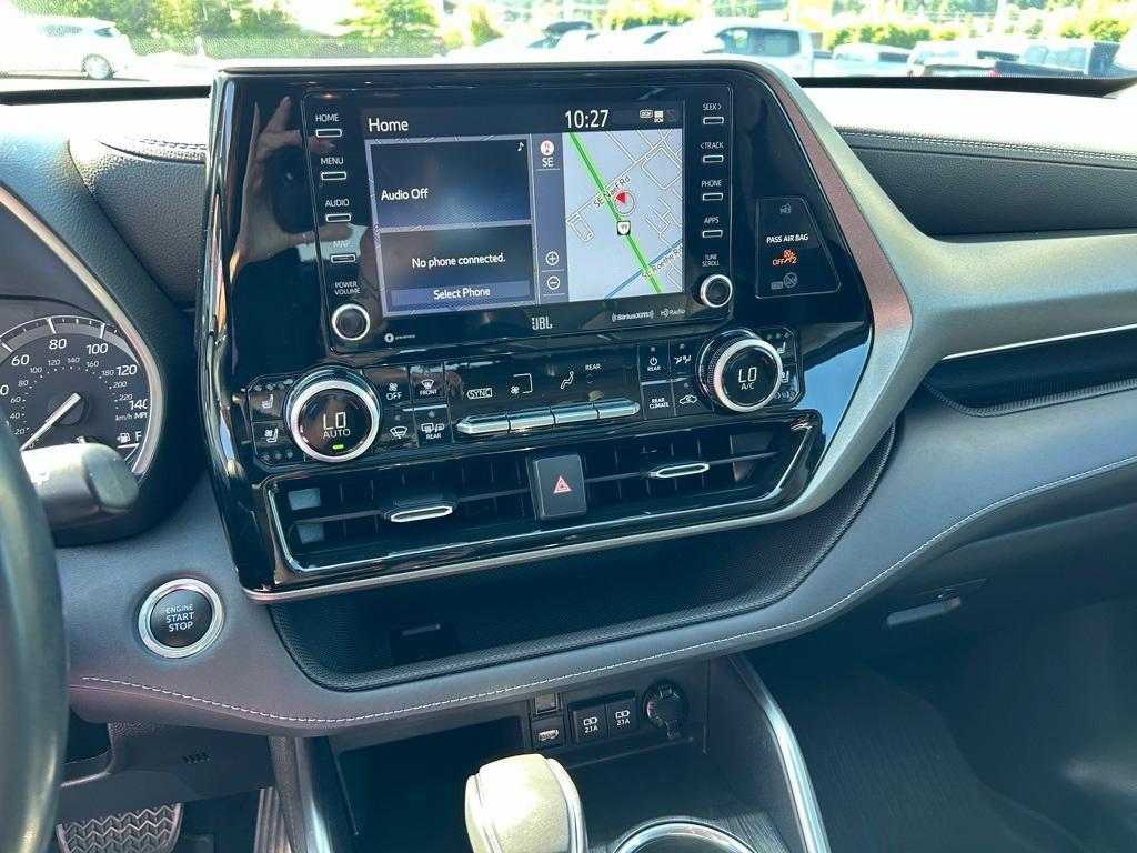 used 2021 Toyota Highlander car, priced at $36,450