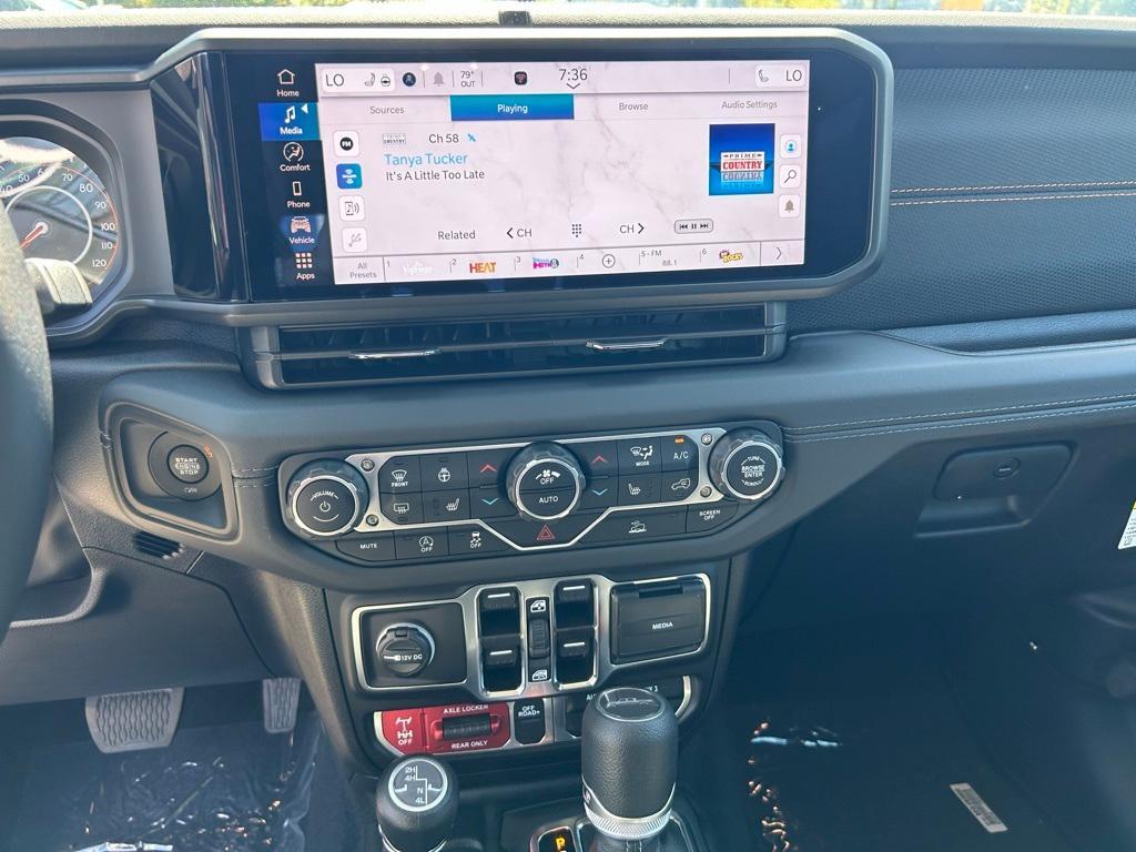 new 2025 Jeep Gladiator car, priced at $45,780