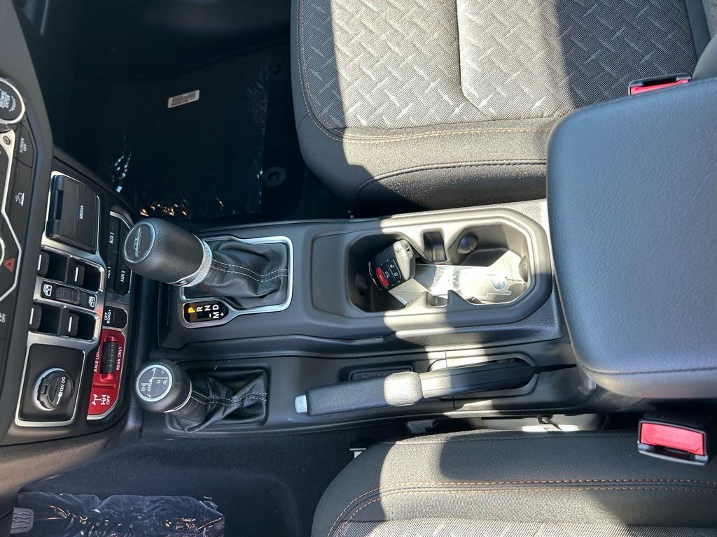 new 2025 Jeep Gladiator car, priced at $45,780