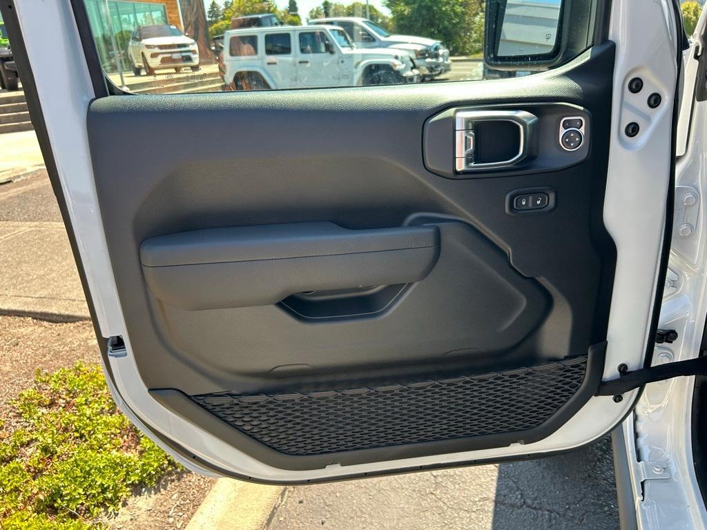 new 2025 Jeep Gladiator car, priced at $45,780