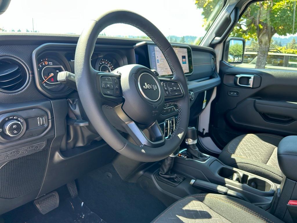 new 2025 Jeep Gladiator car, priced at $45,780