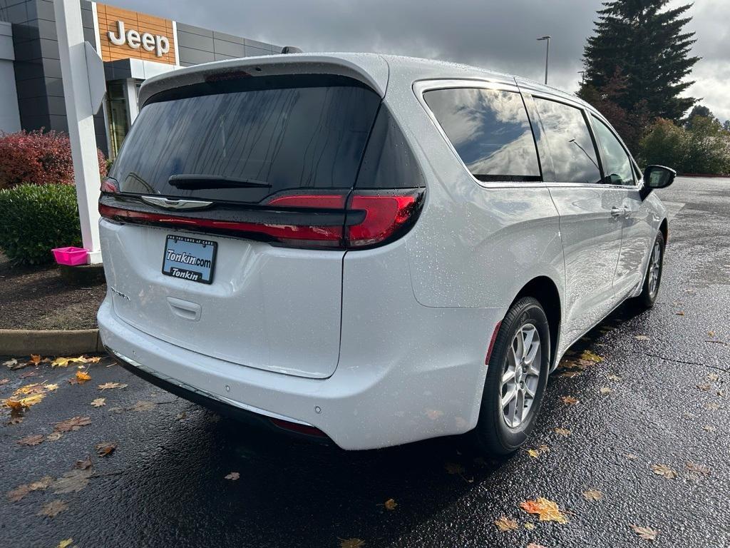 new 2025 Chrysler Pacifica car, priced at $42,145