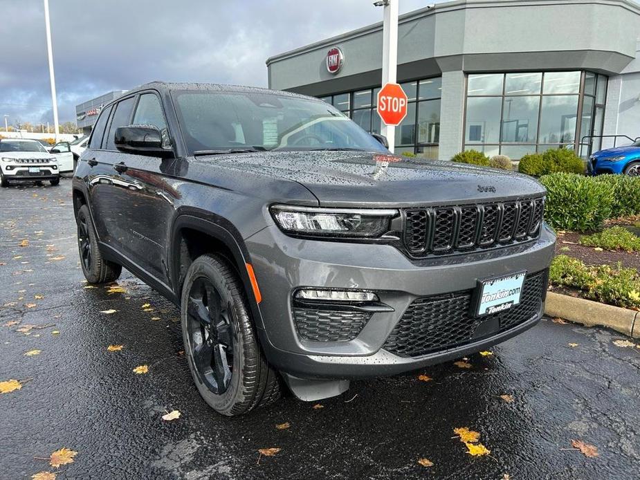 new 2025 Jeep Grand Cherokee car, priced at $47,204