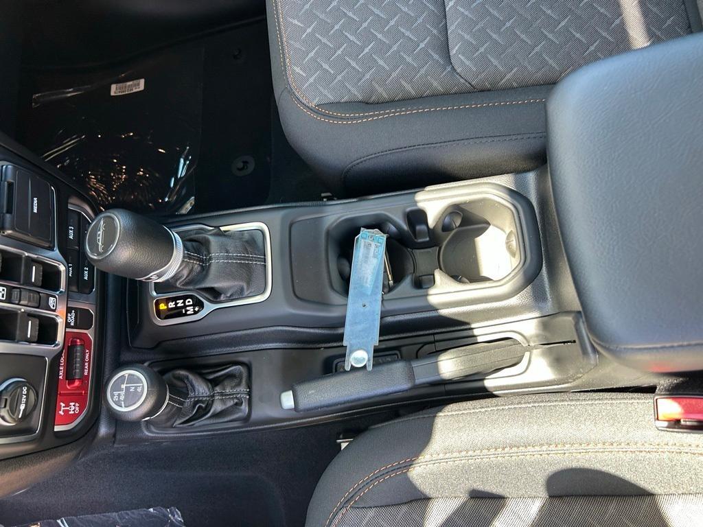 new 2025 Jeep Gladiator car, priced at $46,375