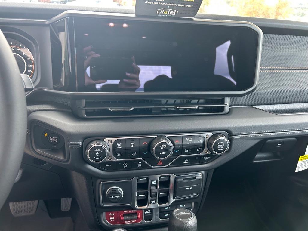 new 2025 Jeep Gladiator car, priced at $49,346
