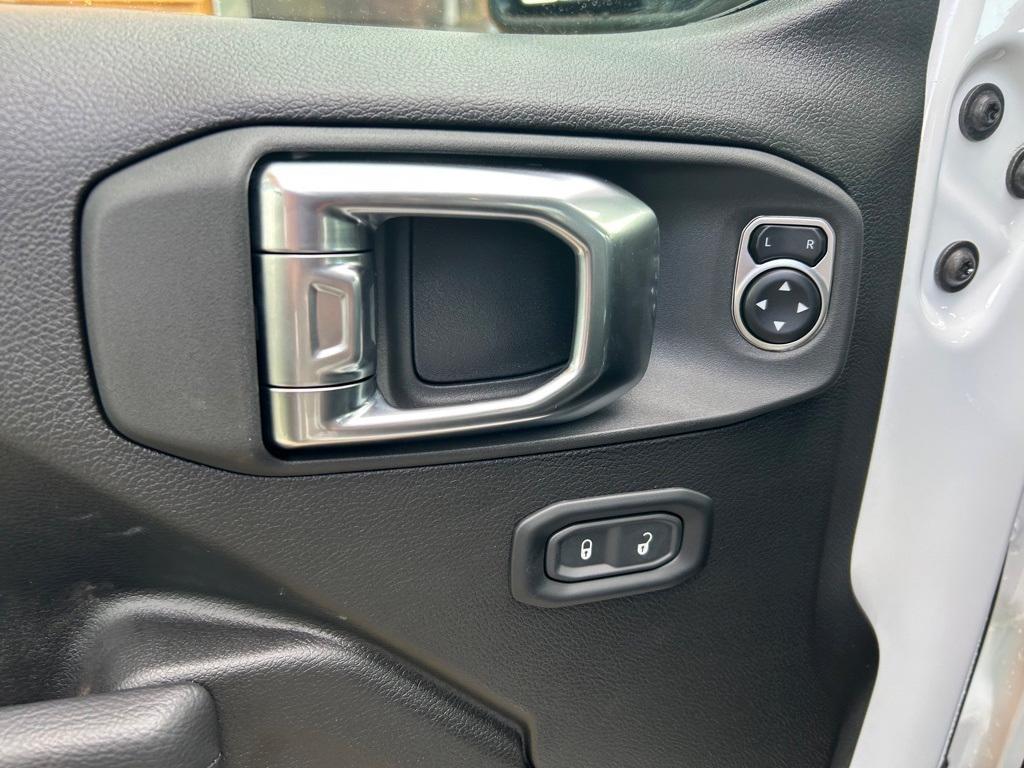 new 2025 Jeep Gladiator car, priced at $49,346