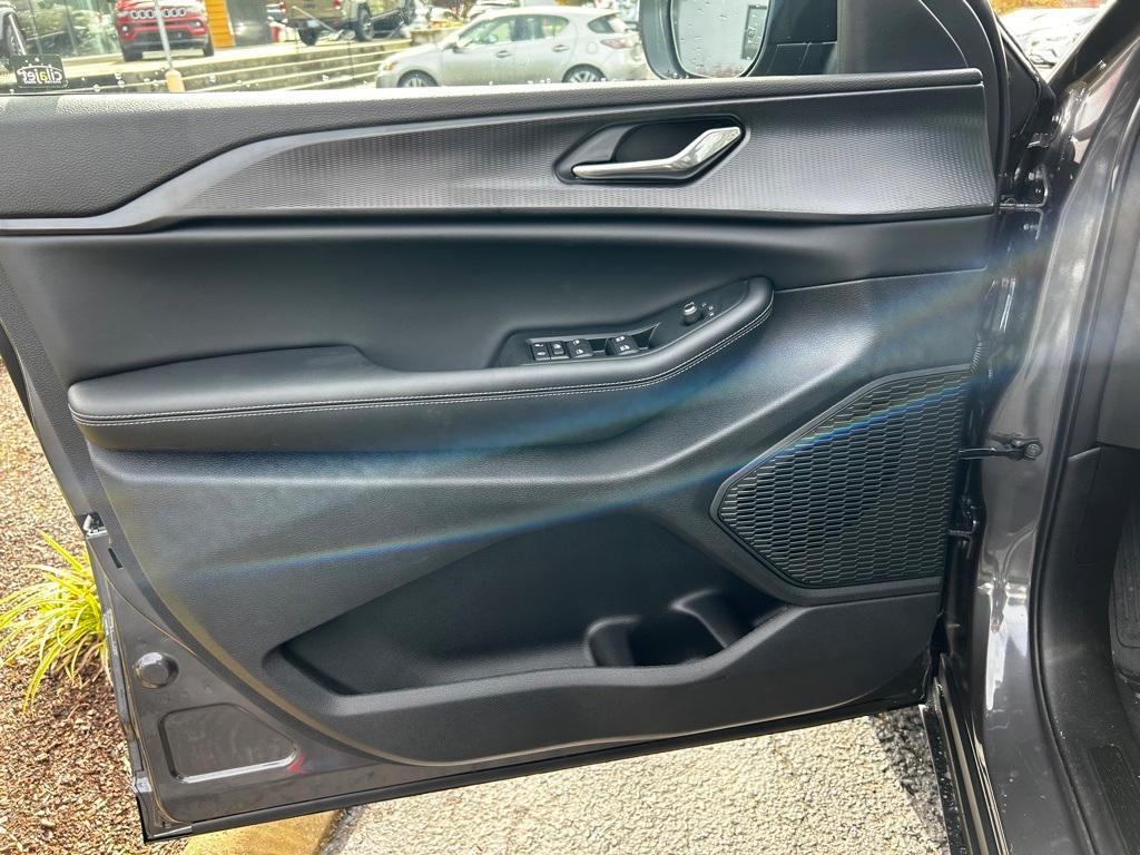 new 2025 Jeep Grand Cherokee L car, priced at $42,420