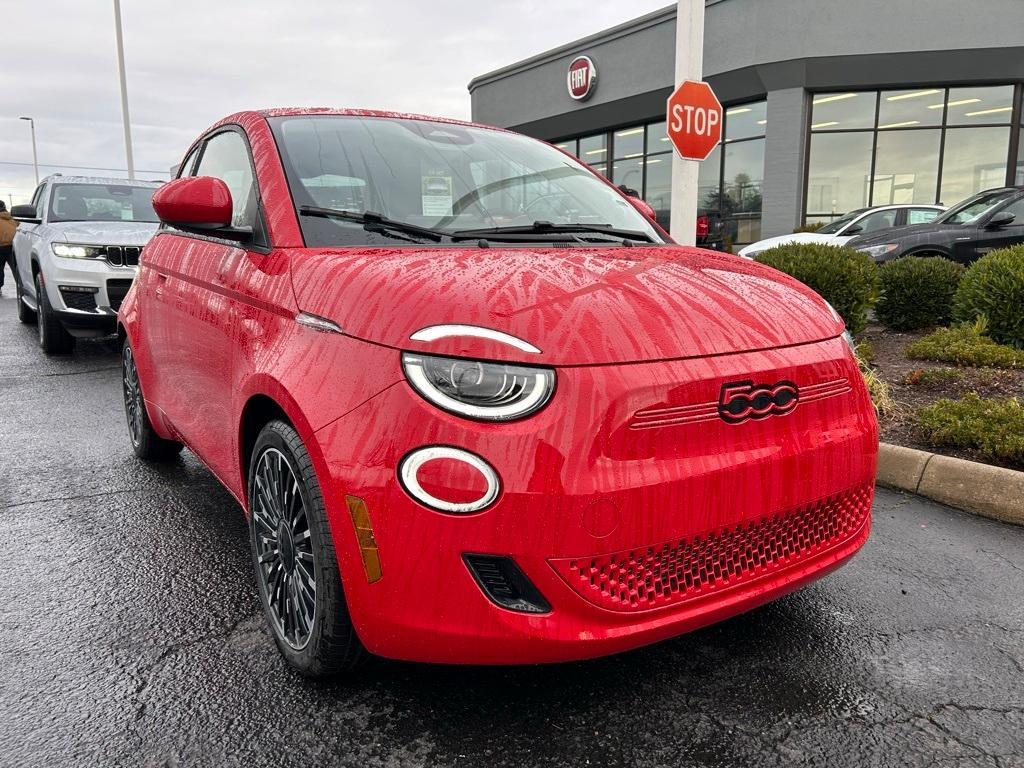 new 2024 FIAT 500e car, priced at $33,095