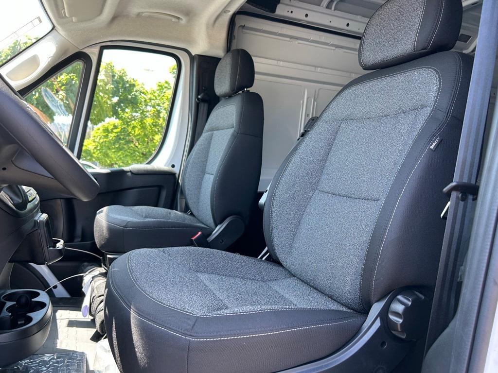 new 2025 Ram ProMaster 2500 car, priced at $50,457