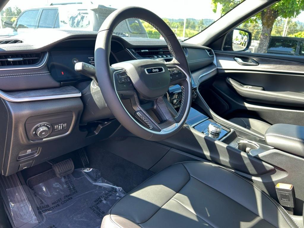 new 2025 Jeep Grand Cherokee car, priced at $48,752